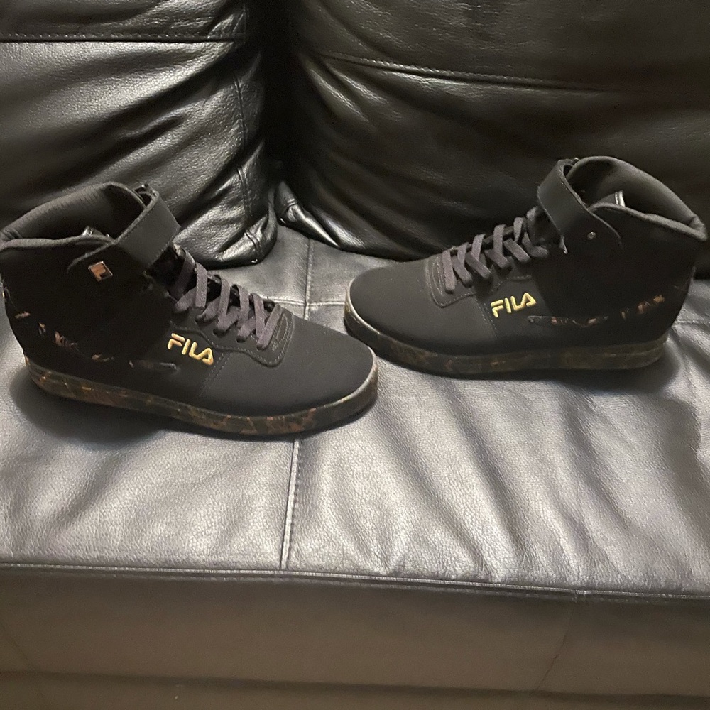 Filas/ 10 1/2 / black an gold